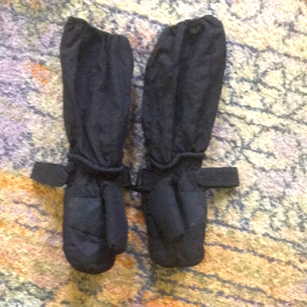 Olympia snow mittens w extended cuff. Size Junior 5